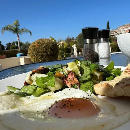 בית נופש Cyprus With Sea View *